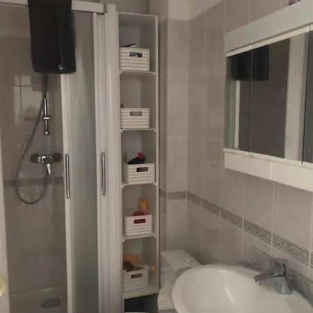 Apartment 2 Pieces Cosy Au Centre-ville, A 2 Pas De La Avec Parking - Fr-1-712-35 Villers-sur-Mer